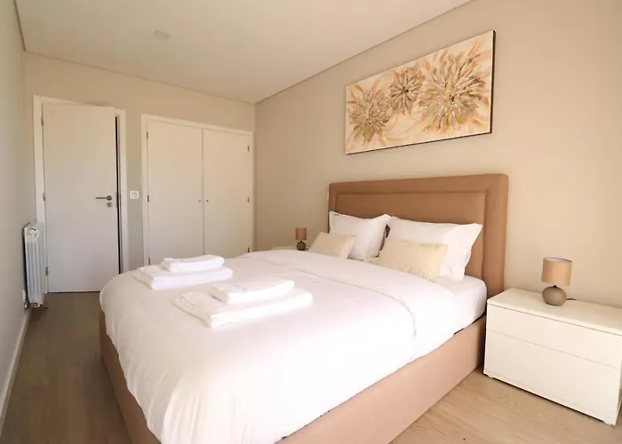 Sunshine - Modern Ap Near The *