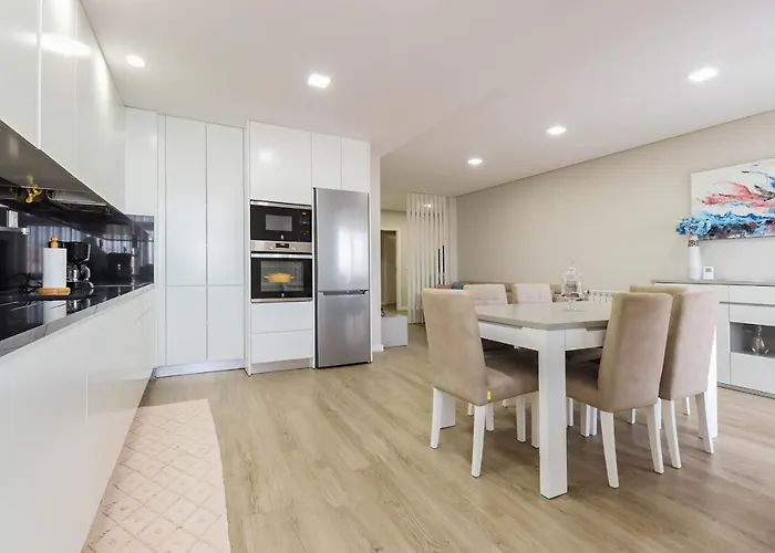 Sunshine - Modern Ap Near The Apartman Viana do Castelo