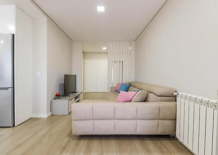 Sunshine - Modern Ap Near The